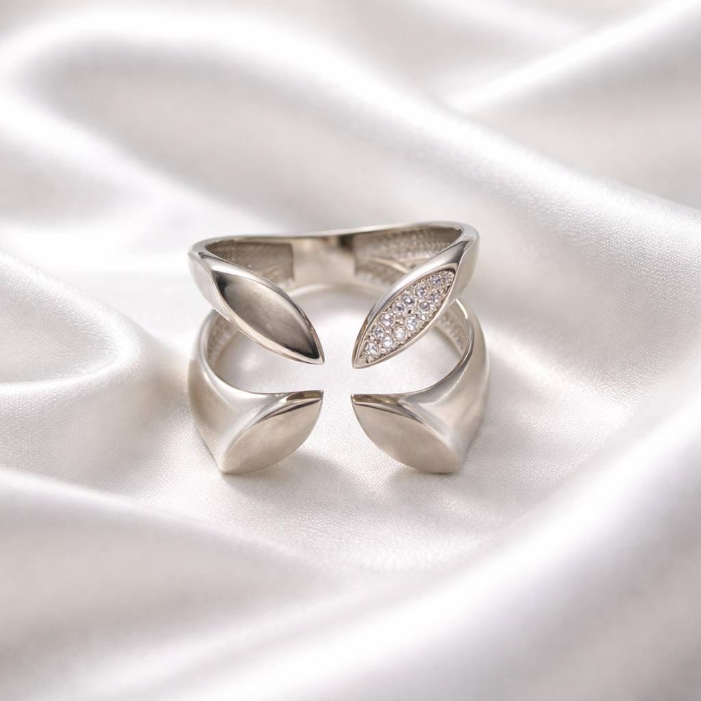 Кольцо серебрянное LoveR с декоративными листочками р. 18