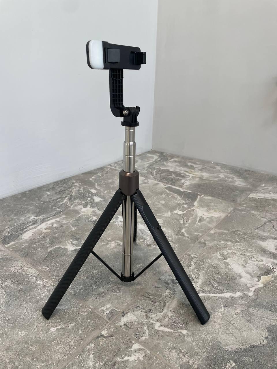 Селфи-палка Selfie Stick DF-01S с подсветкой и пультом для Android/IPhone Черный (26922902) - фото 9 Селфи-палка Selfie Stick DF-01S с подсветкой и пультом для Android/IPhone Черный (26922902) - фото 9