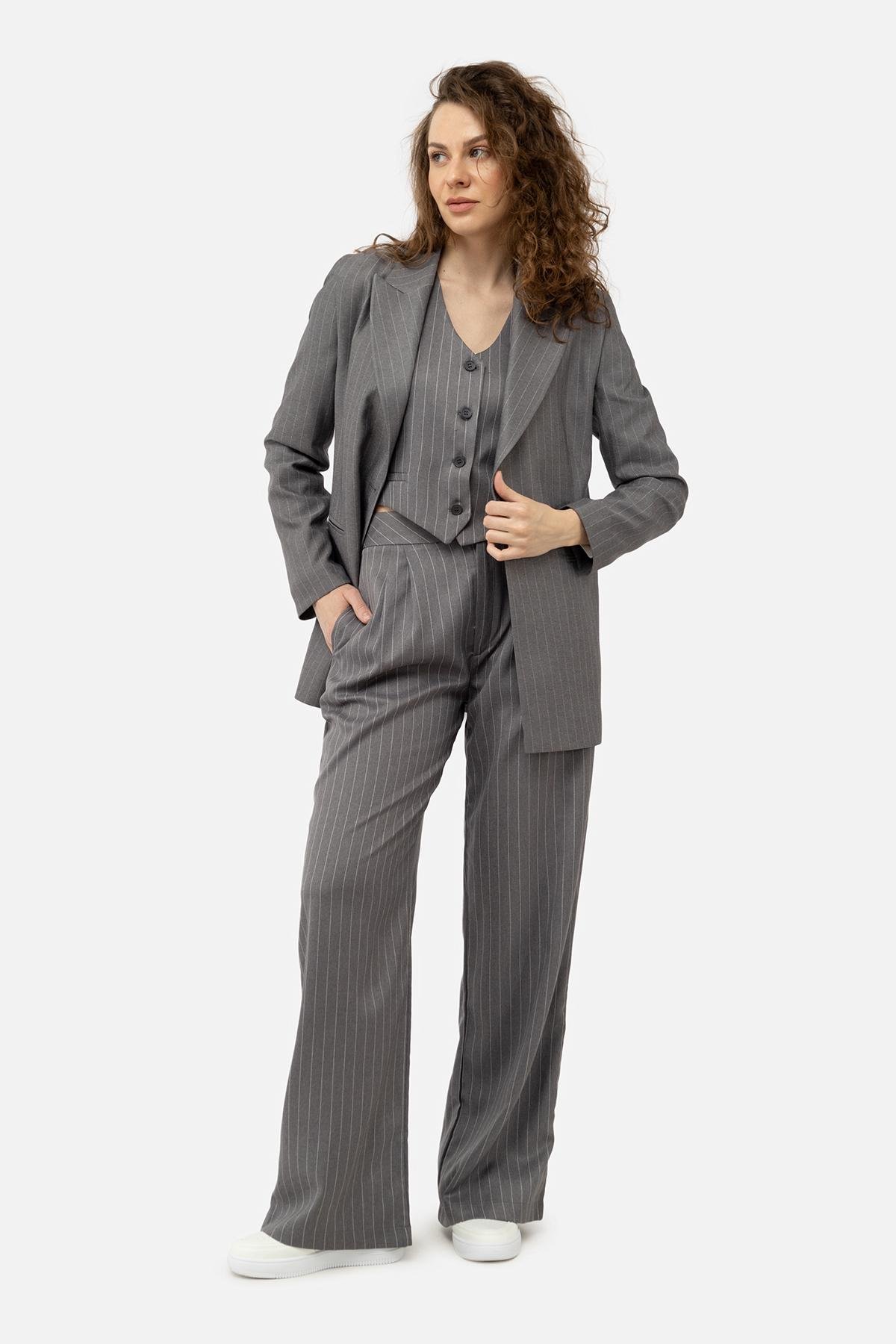 Жакет женский Yuki ЦБ-00242169 р. 50 Серый (SKT000963770)