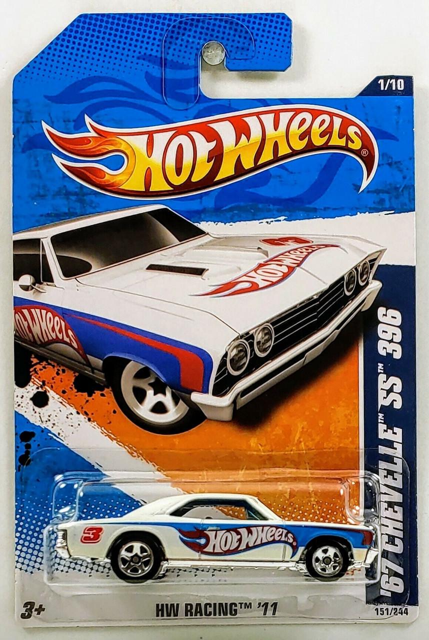Игрушечная машинка Hot Wheels '67 Chevelle SS 396 2011 Racing №151 Walmart Exclusive (T9963)