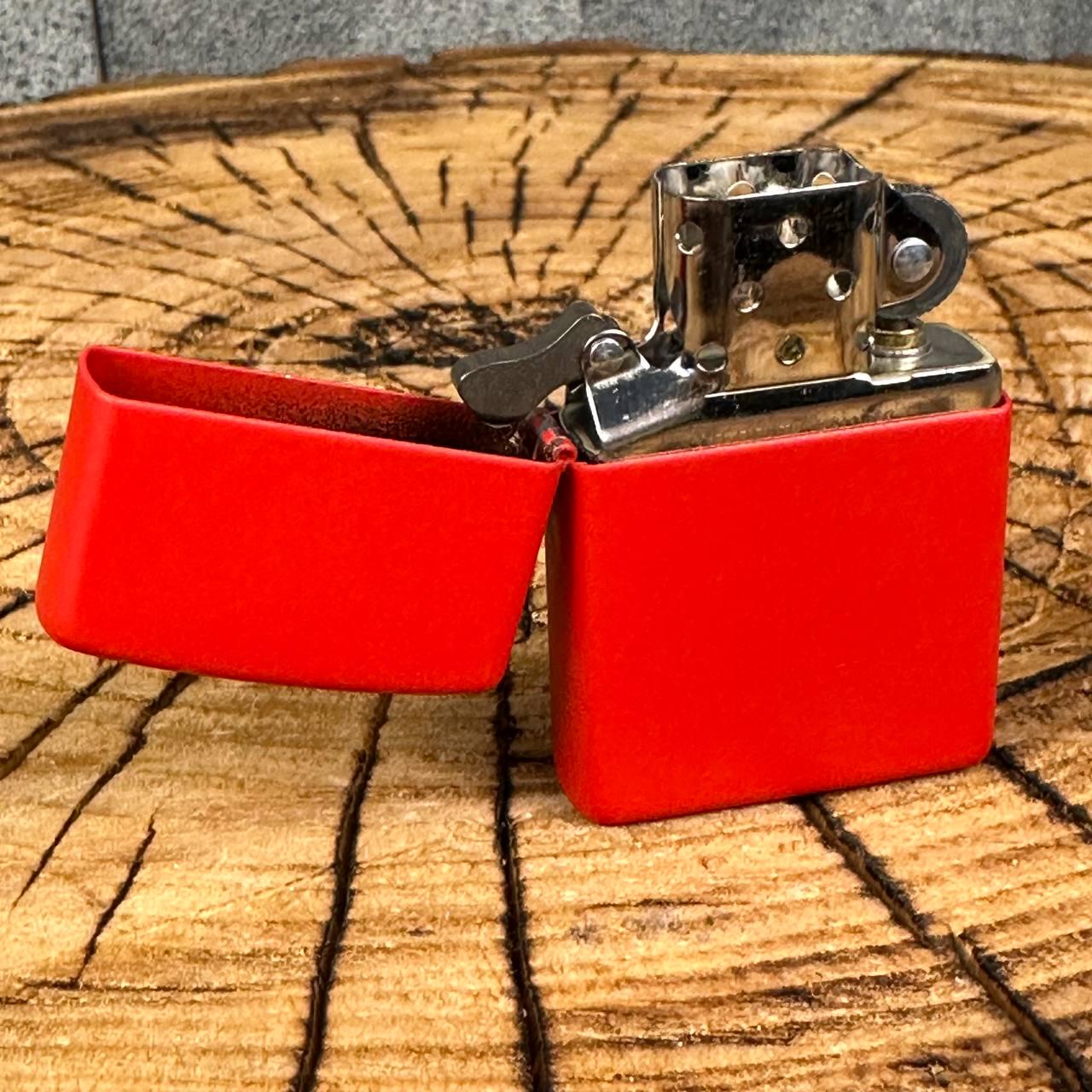 Зажигалка бензиновая ZIPPO в подарочной упаковке Red Matte - фото 4