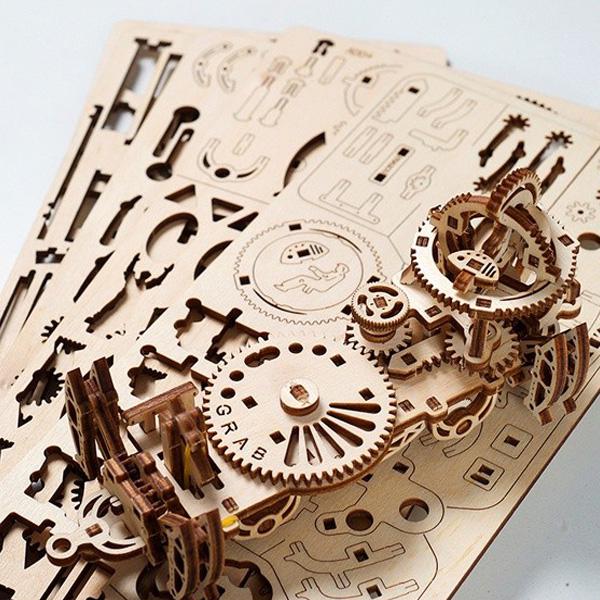 3D пазл механічний UGEARS «Маніпулятор на рейках» - фото 10 3D пазл механічний UGEARS «Маніпулятор на рейках» - фото 10