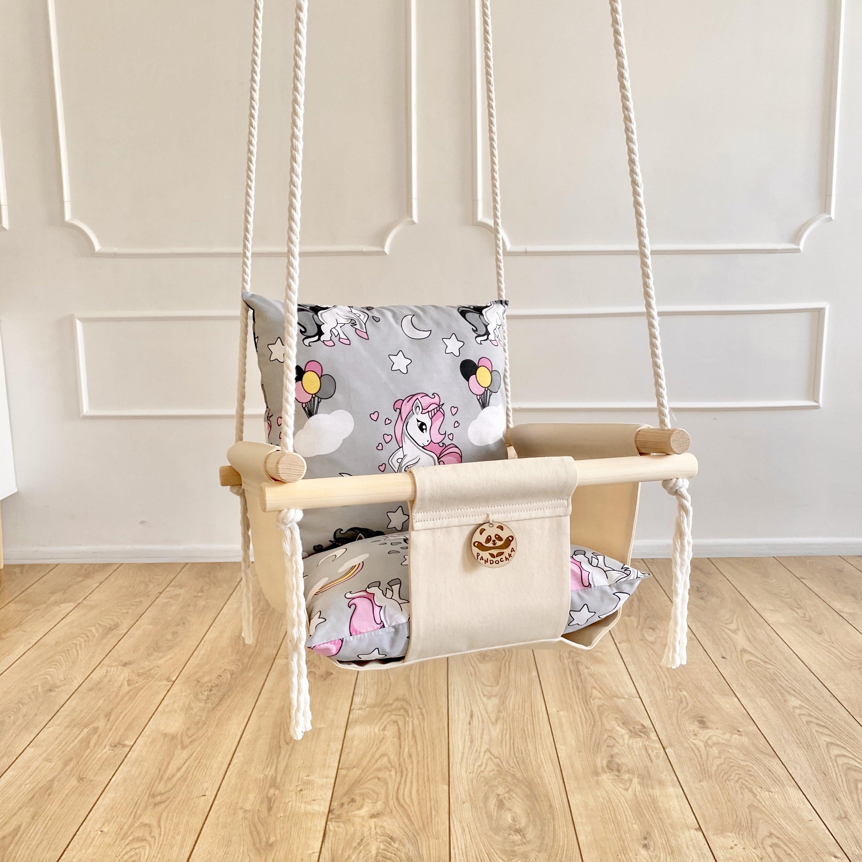 Тканинна дитяча гойдалка 40х40 см Однороги (9850386-De)