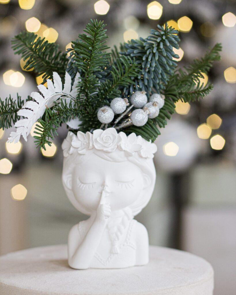 Новогодняя композиция Девочка с нобилисом 16х7 см