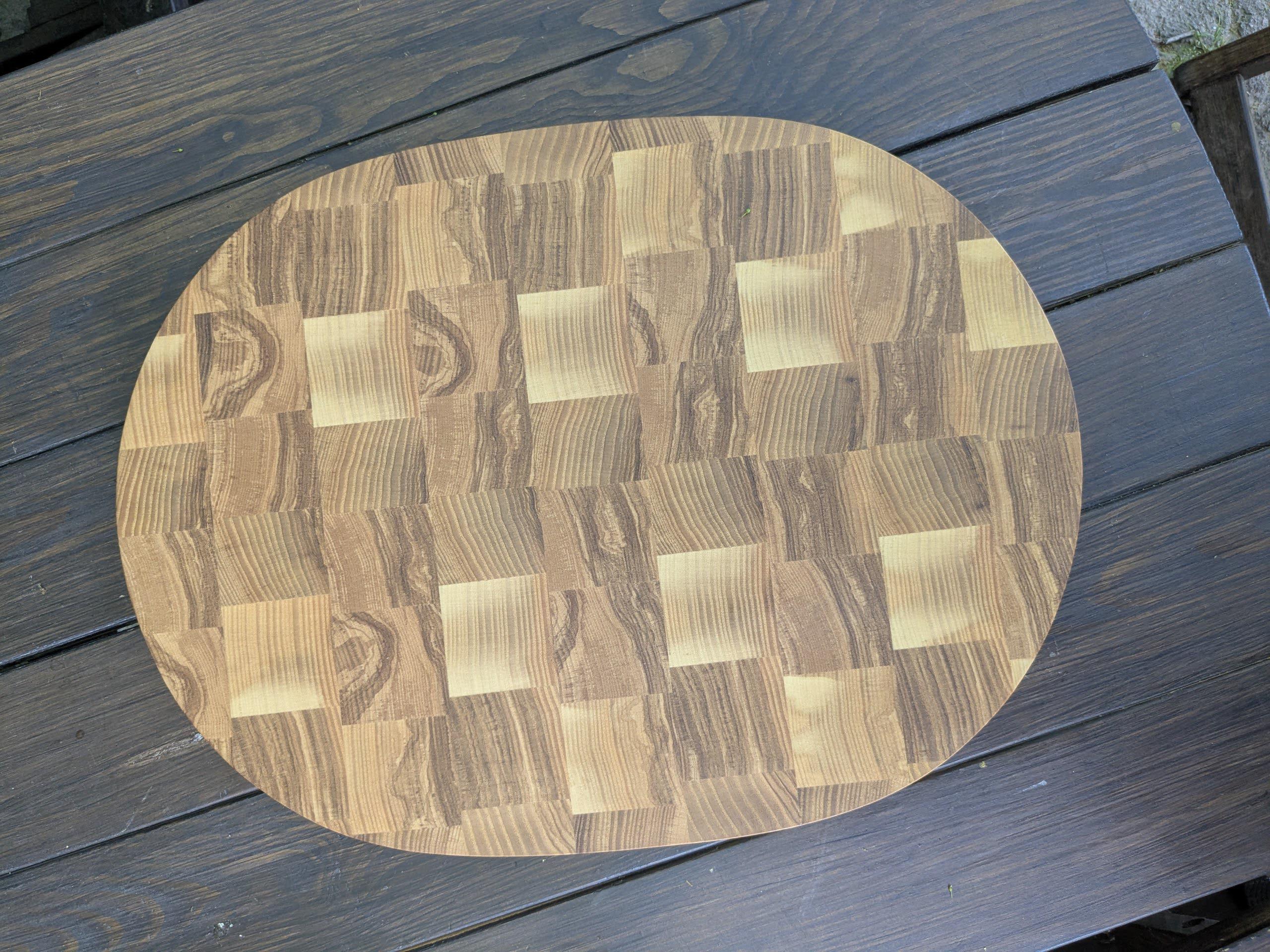 Дошка кухонна торцева для нарізки овальна з бічними ручками та силіконовими ніжками 400x300x40 мм (BR-005)