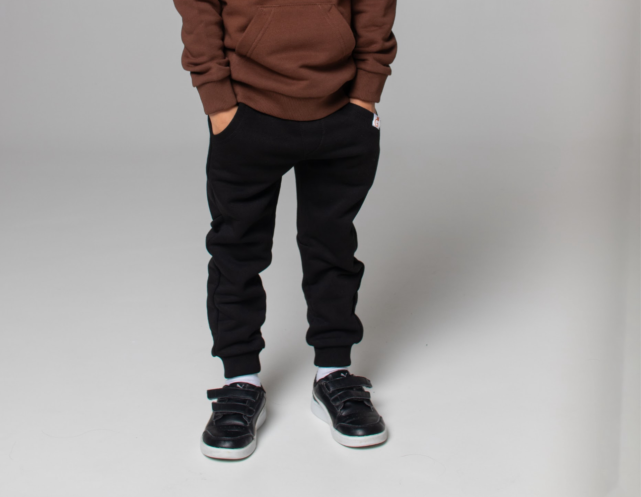 Брюки спортивные для мальчиков 122 см Черный