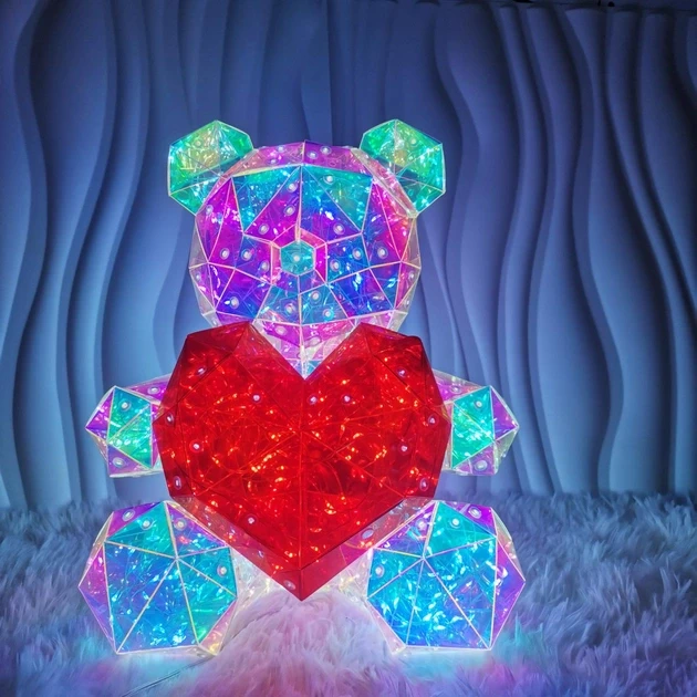 Мишка Love Bear голографический 3D с LED подсветкой с красным сердцем 32 см - фото 2