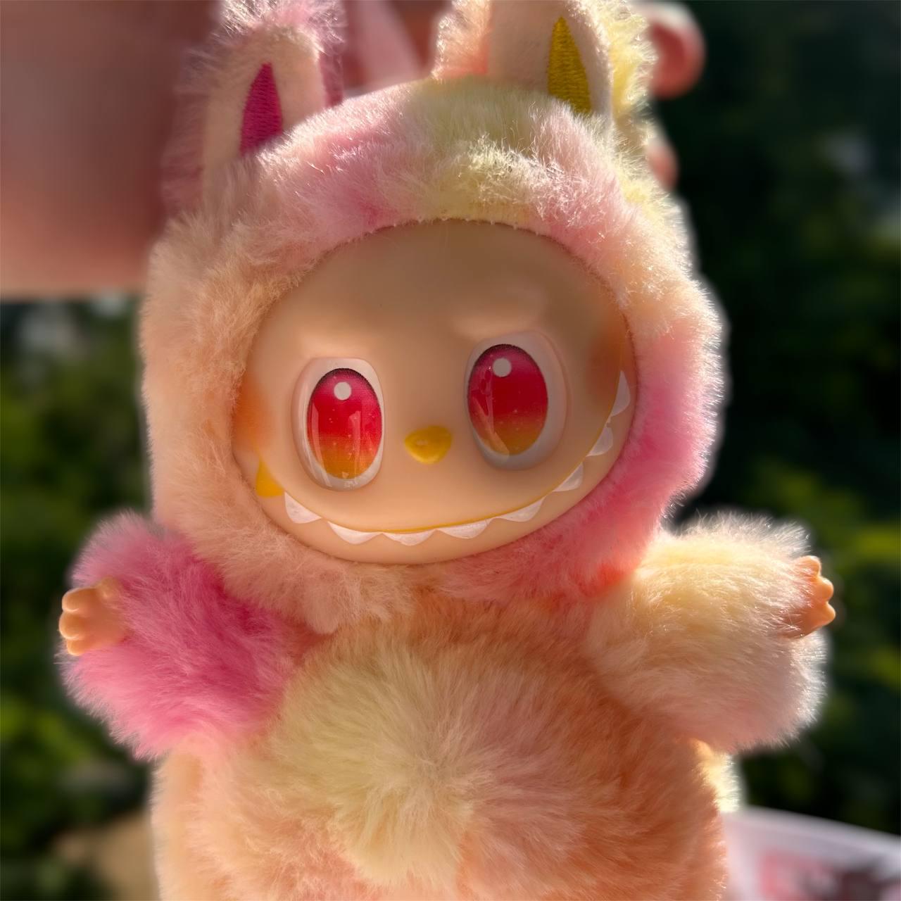 Мягкая игрушка брелок labubu Big into Energy сюрприз (10354) - фото 8 Мягкая игрушка брелок labubu Big into Energy сюрприз (10354) - фото 8