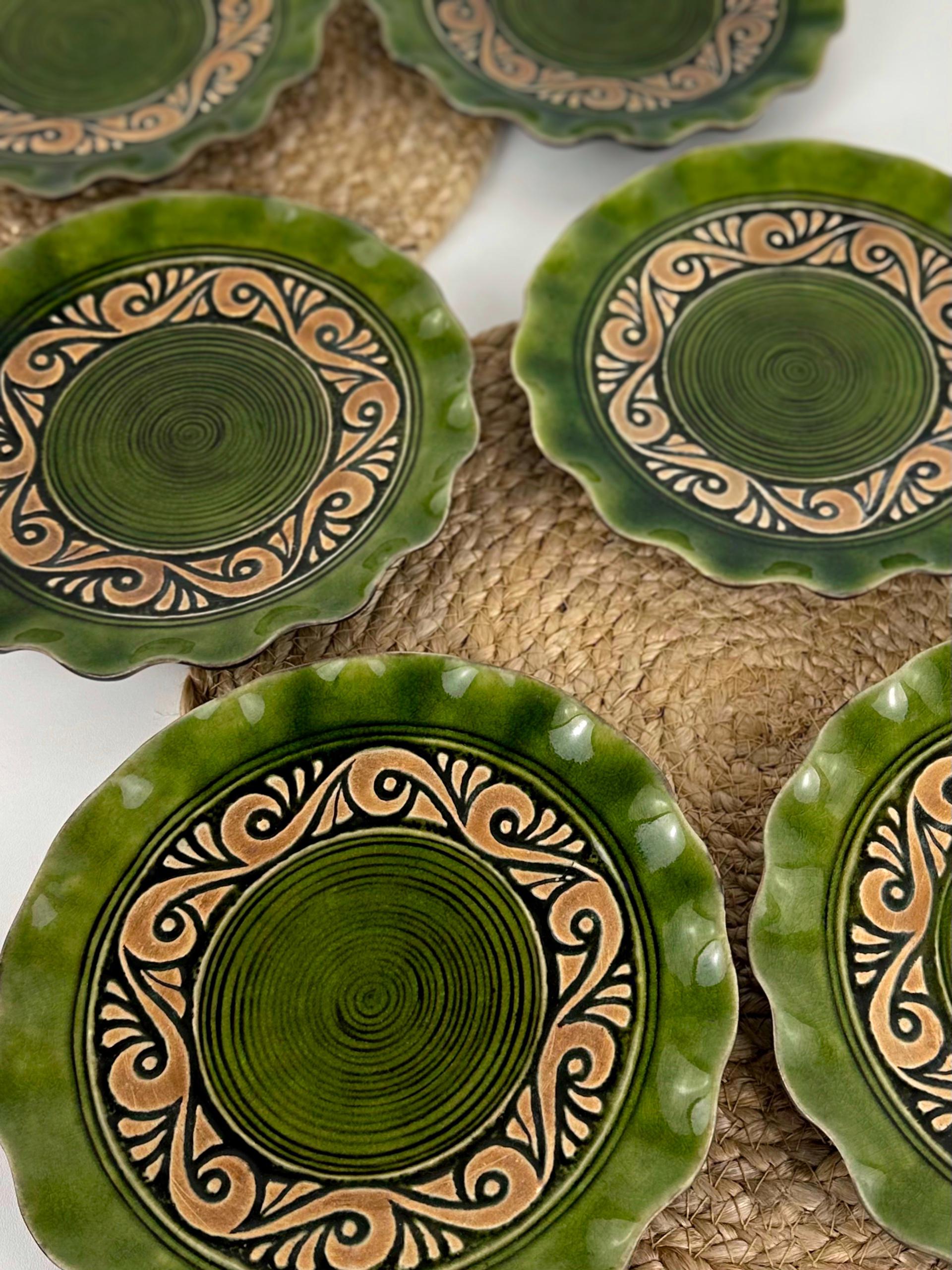 Набір глиняних тарілок Гражда 20 см х 6 шт. Коричневий (17019-15) - фото 5 Набір глиняних тарілок Гражда 20 см х 6 шт. Коричневий (17019-15) - фото 5