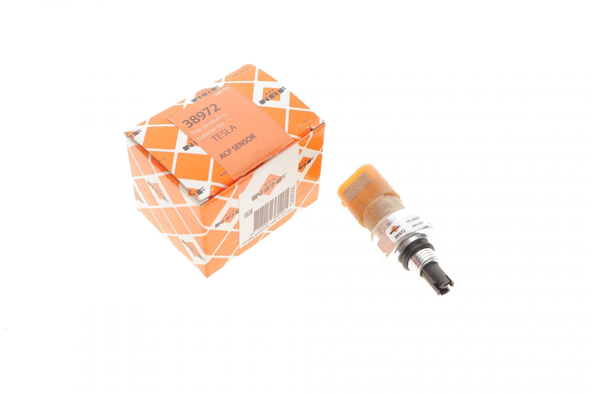 Датчик давления кондиционера Tesla Model S 14- (38972)