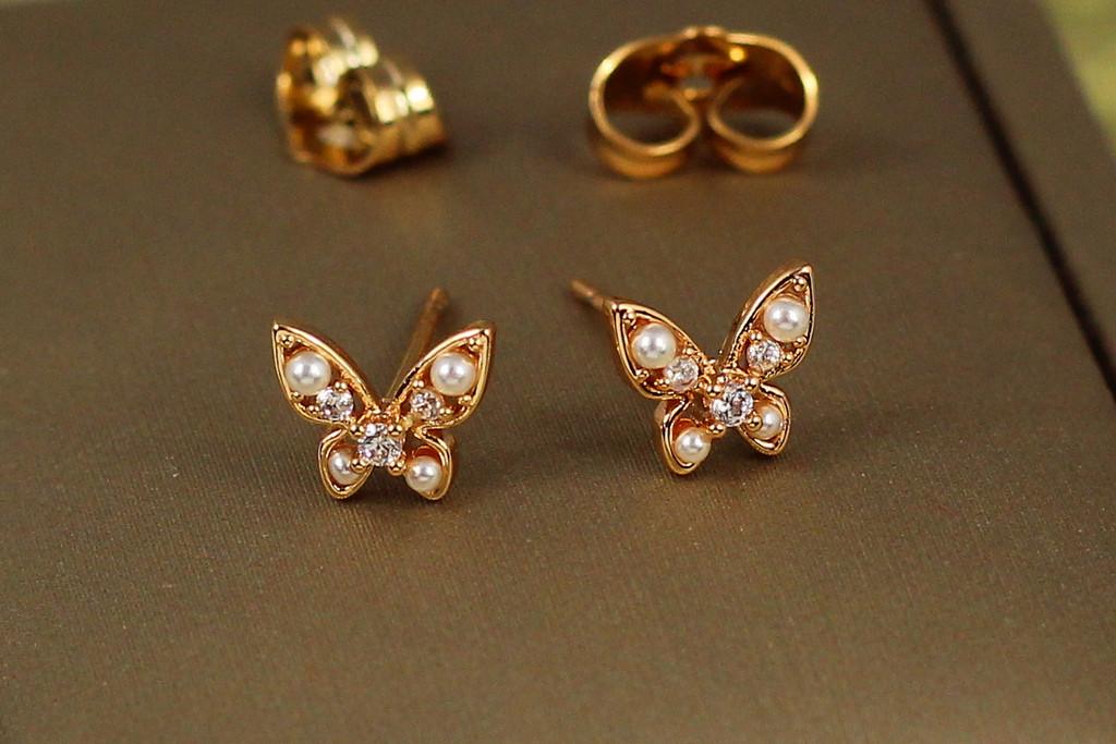 Серьги гвоздики Xuping Jewelry Бабочка с жемчужинами 1,3 см Золотистый (2137789984)