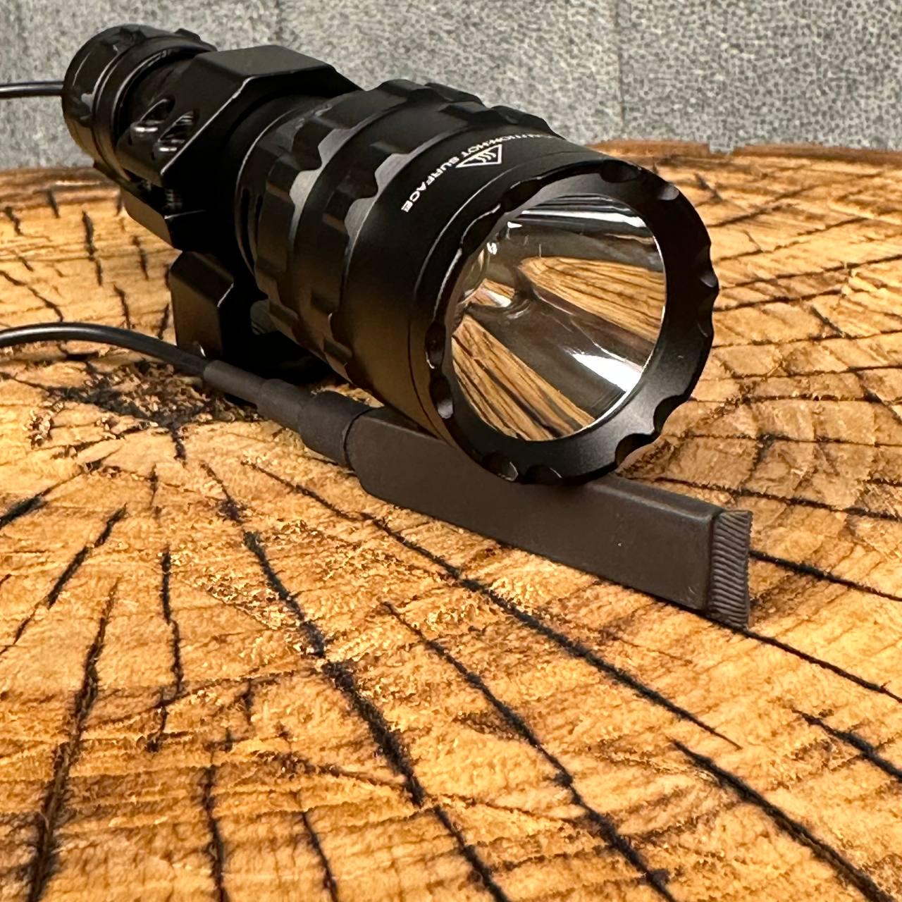 Фонарь подствольный с выносной кнопкой на планку вивера - фото 9 Фонарь подствольный с выносной кнопкой на планку вивера - фото 9