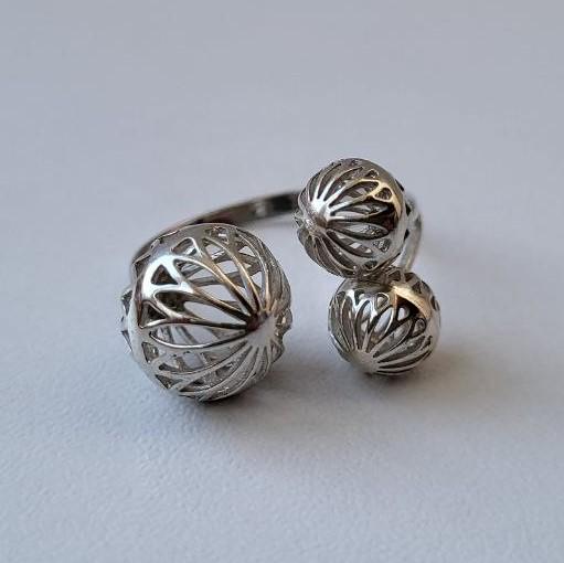 Кольцо Шарики из серебра (400090) Кольцо Шарики из серебра (400090)