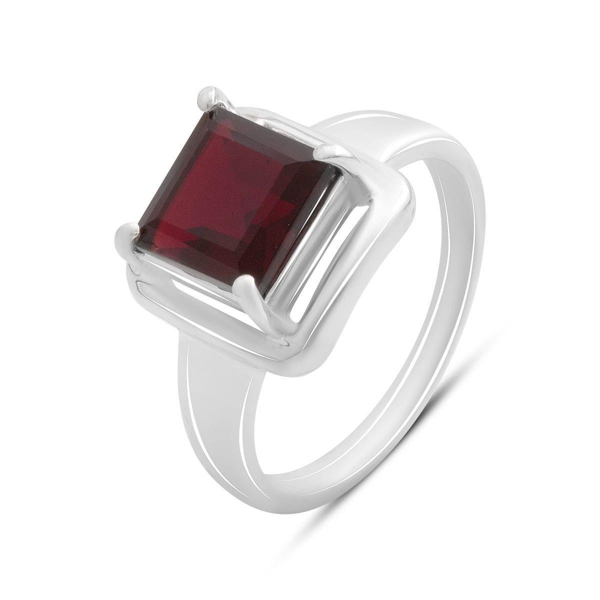 Кольцо серебряное с гранатом nano квадратной формы в классической коронковой оправе р. 17