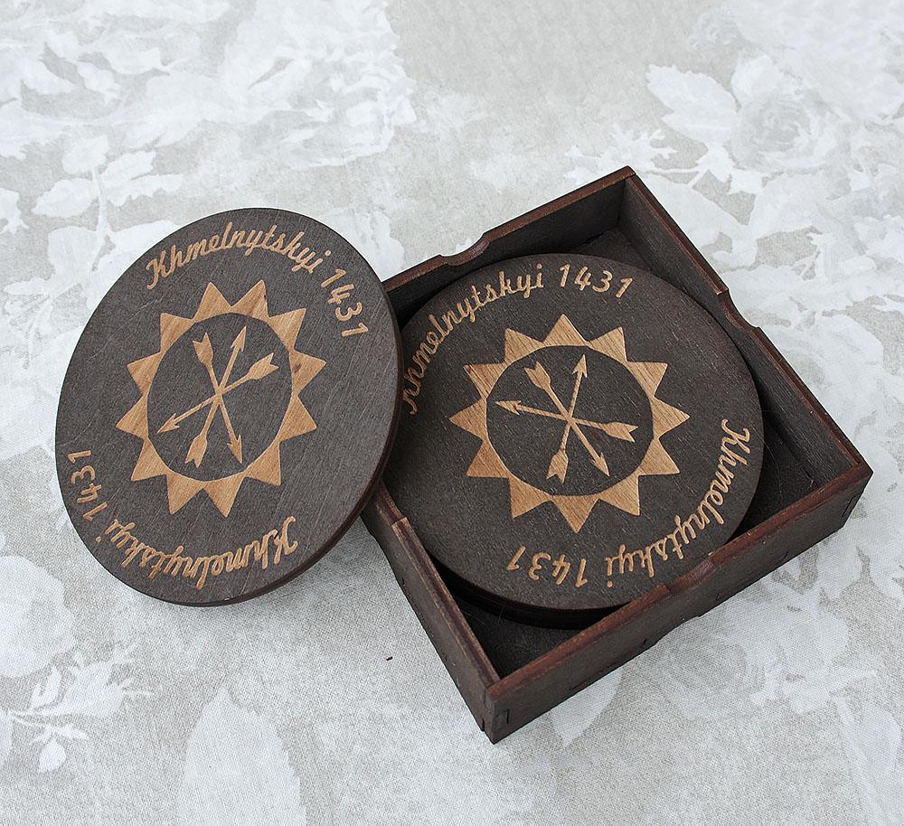 Подставка под горячее Хмельницкий (набор 4 шт + коробка) 10x10 см Гранд Презент 25