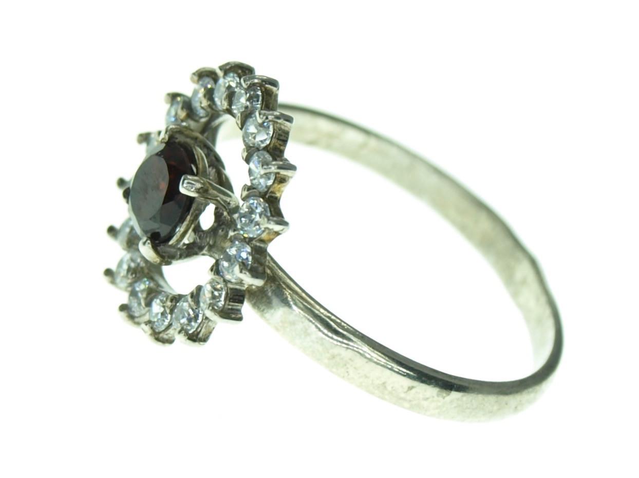 Каблучка зі срібла з гранатом і фіанітом р. 18 - фото 2