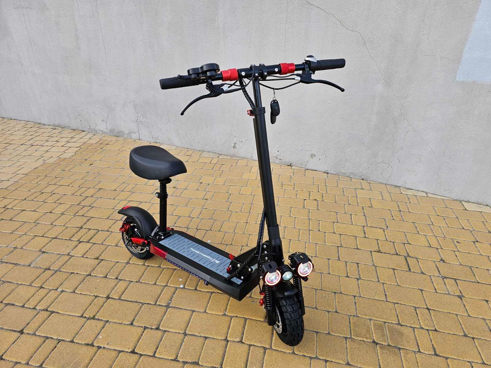 Электросамокат с сиденьем KugooKirin M4 PRO 1000 W/18 Ah 2025 +3 фары - фото 2 Электросамокат с сиденьем KugooKirin M4 PRO 1000 W/18 Ah 2025 +3 фары - фото 2