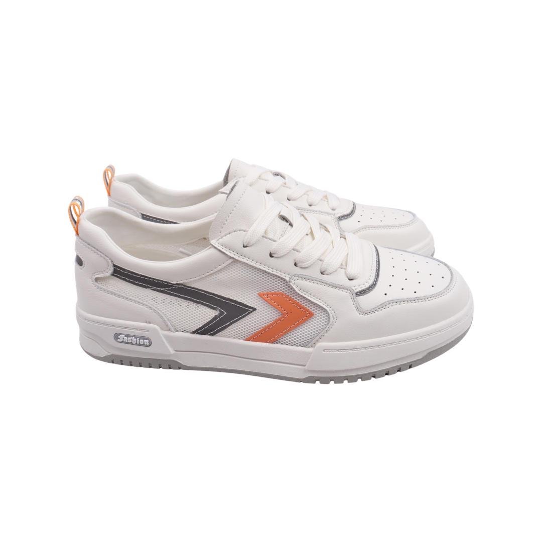 Кросівки жіночі Vikonty зі шкіри р. 39 Білий (365-22LTS) Кросівки жіночі Vikonty зі шкіри р. 39 Білий (365-22LTS)