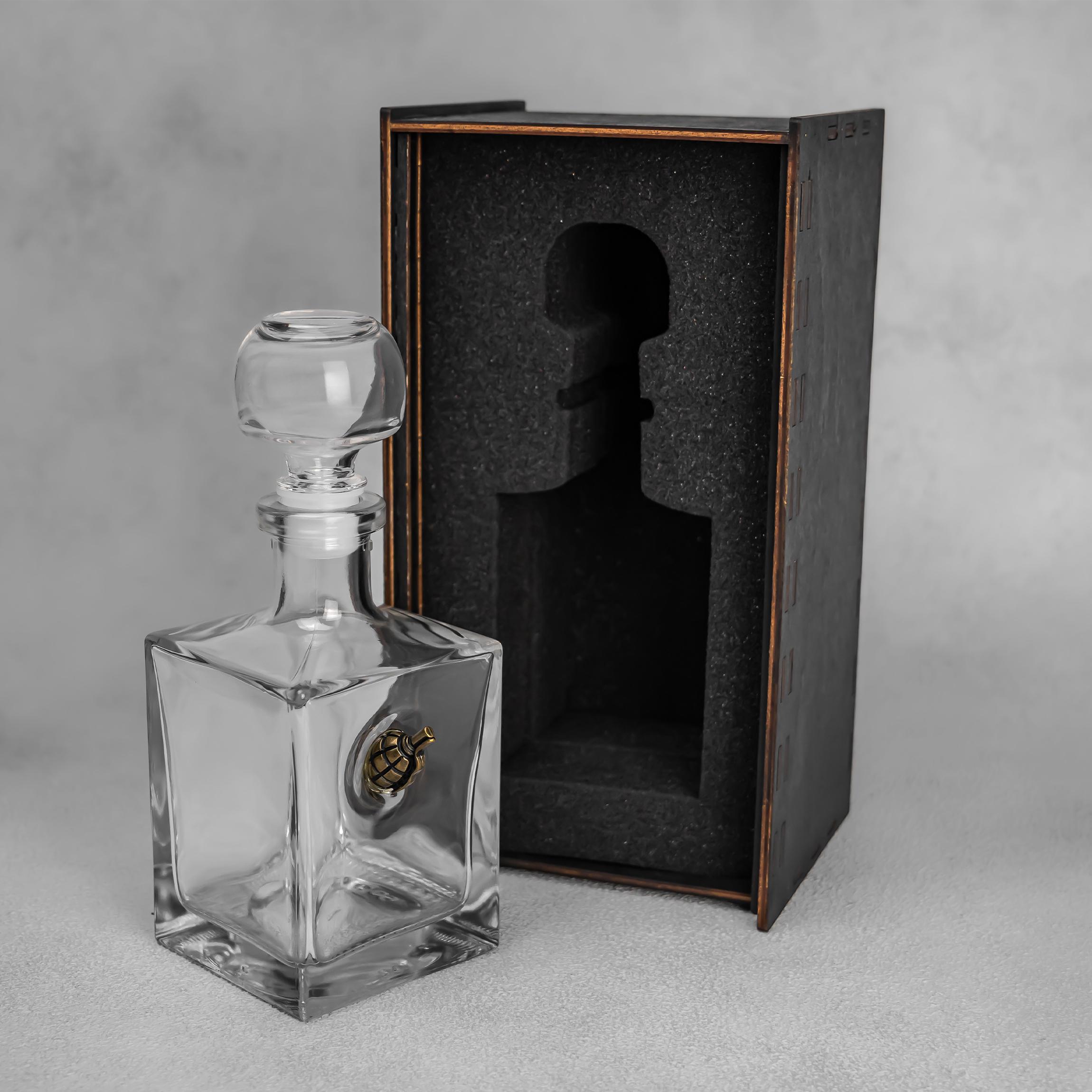 Графін з лимонкою в подарунковому пакуванні VSKLO