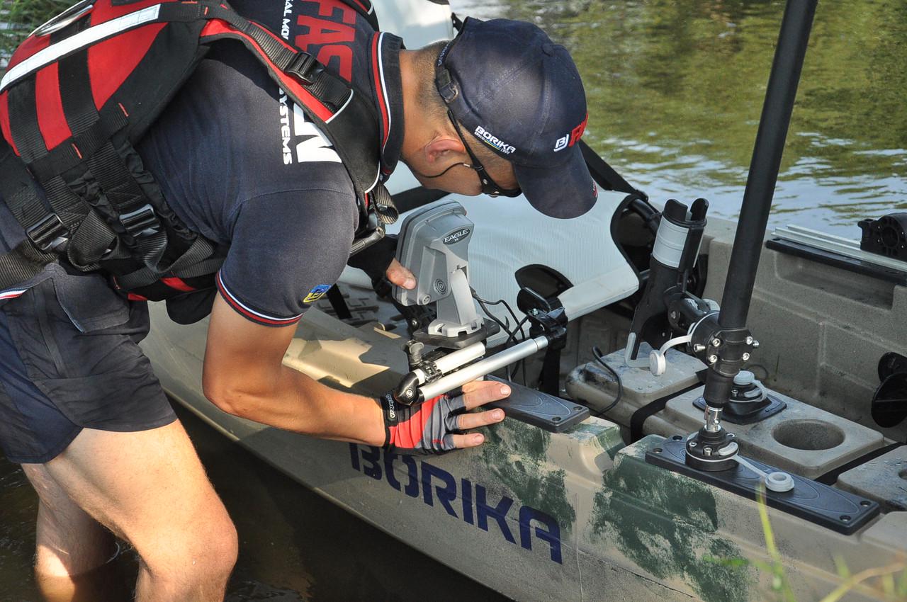 Комплект монтажа эхолота Borika FASTen Ft450 для монитора до 7" для крепления вдоль борта Черный (01.04.007.01.04) - фото 5 Комплект монтажа эхолота Borika FASTen Ft450 для монитора до 7" для крепления вдоль борта Черный (01.04.007.01.04) - фото 5