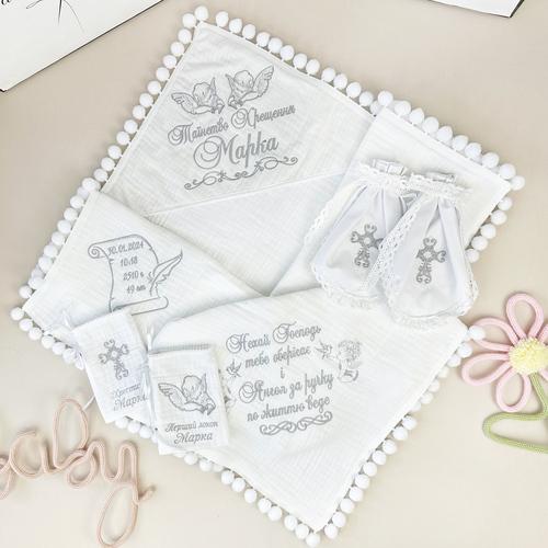 Крестильный набор для мальчика Family Tradition Ангел-водитель муслин с вышивкой Белый (50120)