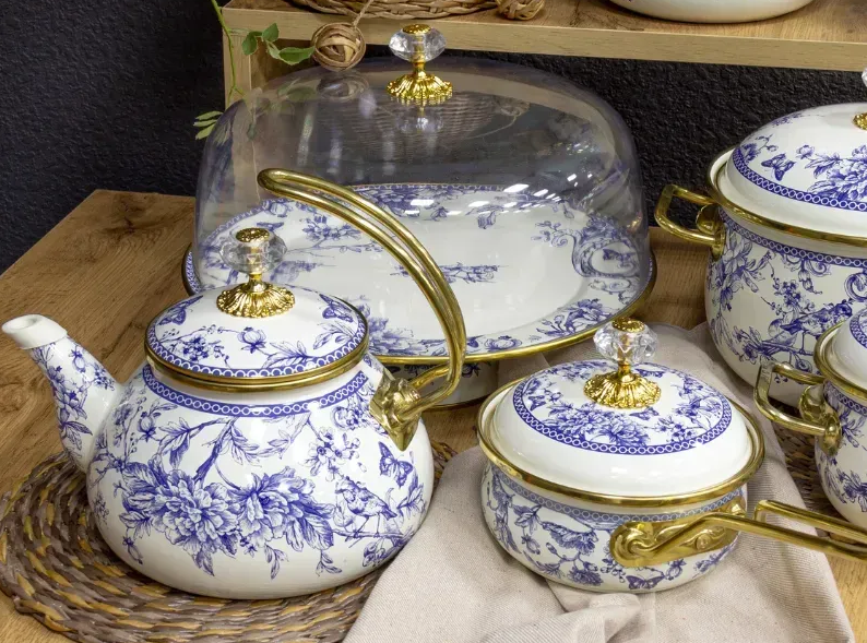 Тортовница эмалированная BUTTERFLY Elmani с крышкой на ножке 30 см - фото 12