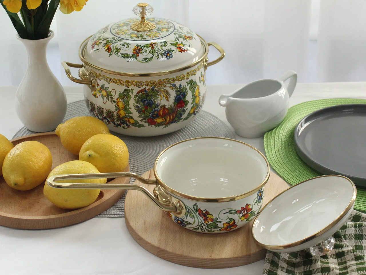 Ковш эмалированный Elmani VITALY с крышкой 0,9 л (763-023) - фото 4 Ковш эмалированный Elmani VITALY с крышкой 0,9 л (763-023) - фото 4