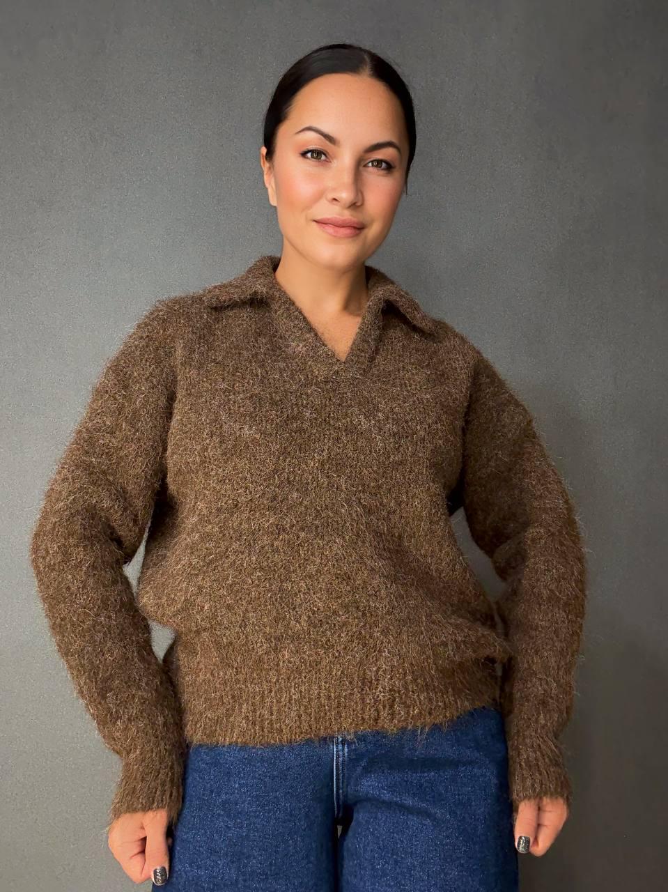 Светр жіночий A-N 19-1 з коміром поло теплий вільний OS Коричневий (5771)