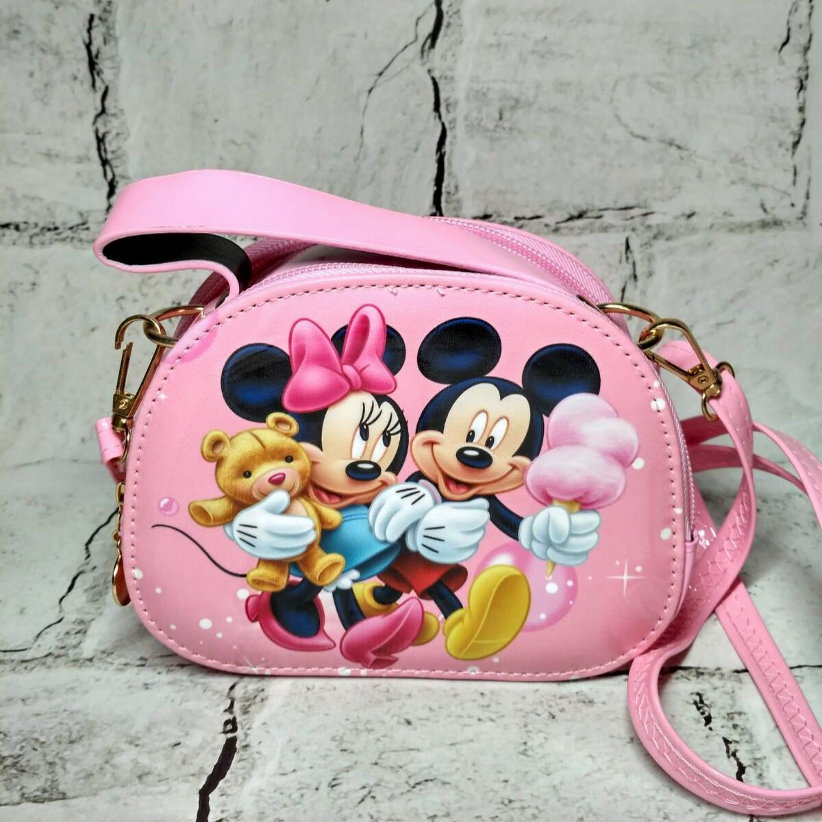 Сумочка дитяча для дівчинки лакова з ремінцем Міккі 15х12х5 см Рожевий (731-8) - фото 1 Сумочка дитяча для дівчинки лакова з ремінцем Міккі 15х12х5 см Рожевий (731-8) - фото 1