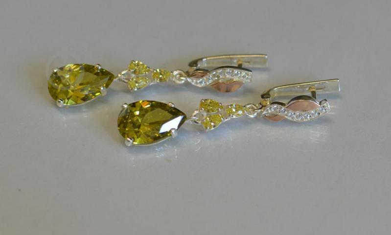 Серьги серебрянные Sil Myau с золотыми пластинами и фианитами 099s-8 Желтый (Sil-679)