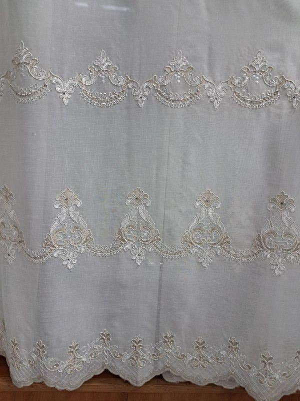 Гардина из искусственного батиста с вышивкой кордовой нитью и стразами 400х270 см - фото 2 Гардина из искусственного батиста с вышивкой кордовой нитью и стразами 400х270 см - фото 2
