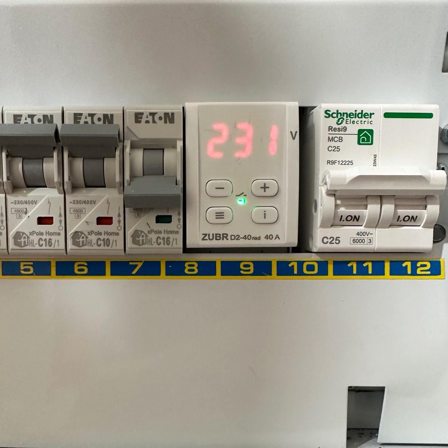 Реле напруги ZUBR D2-50 Red - фото 10 Реле напруги ZUBR D2-50 Red - фото 10