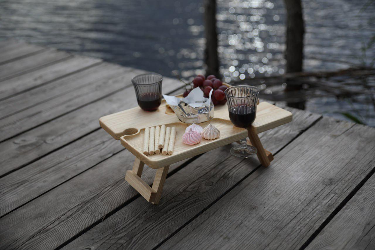 Столик винний поділений на 2 сектори Дуб 30х30х17 см (WDT-27.2)