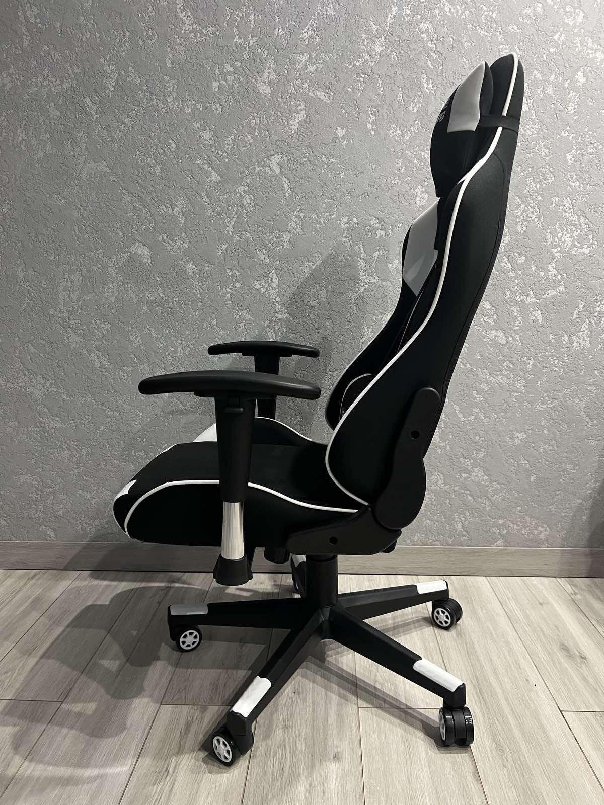 Кресло компьютерное BOOST PlayMaker 94558 Черно-белый - фото 10 Кресло компьютерное BOOST PlayMaker 94558 Черно-белый - фото 10