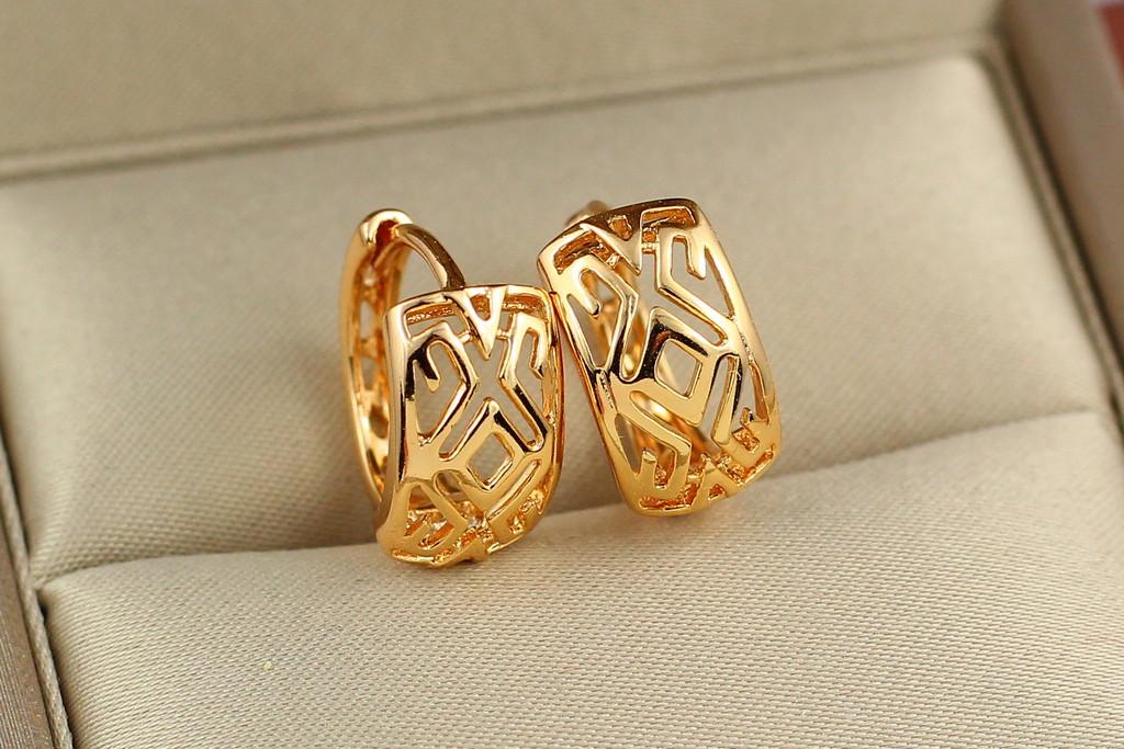 Серьги Xuping Jewelry колечки с резным геометрическим орнаментом 1,4 см Золотистый
