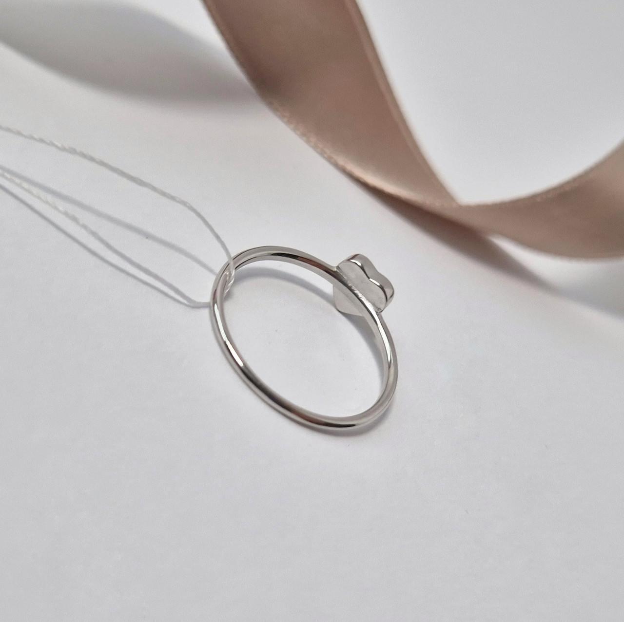 Каблучка серце з чорною емаллю срібло 925 проби родоване 1,07 г р. 16,5 (вс695ер) - фото 3 Каблучка серце з чорною емаллю срібло 925 проби родоване 1,07 г р. 16,5 (вс695ер) - фото 3