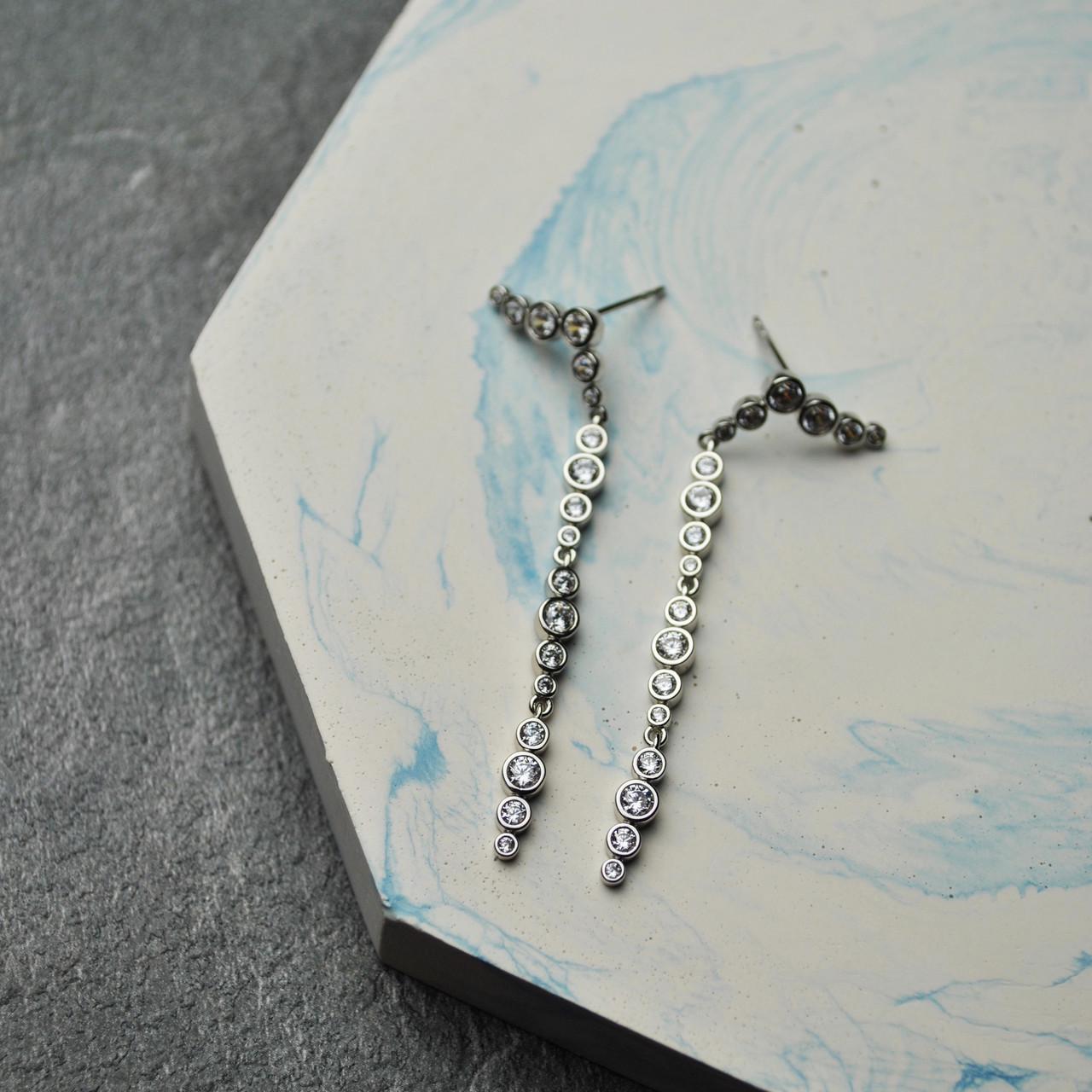 Сережки цвяшки довгі з фіанітами медична сталь родій (x186-1)