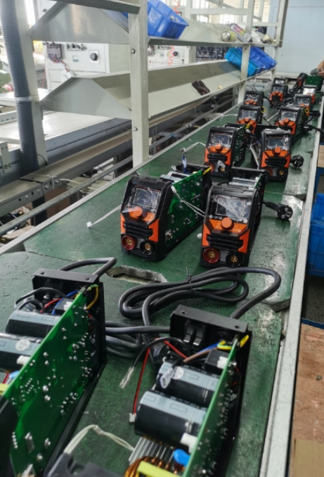 Апарат зварювальний інверторний Majster Polska TIG IGBT MMA 330A (MP011812) - фото 10 Апарат зварювальний інверторний Majster Polska TIG IGBT MMA 330A (MP011812) - фото 10