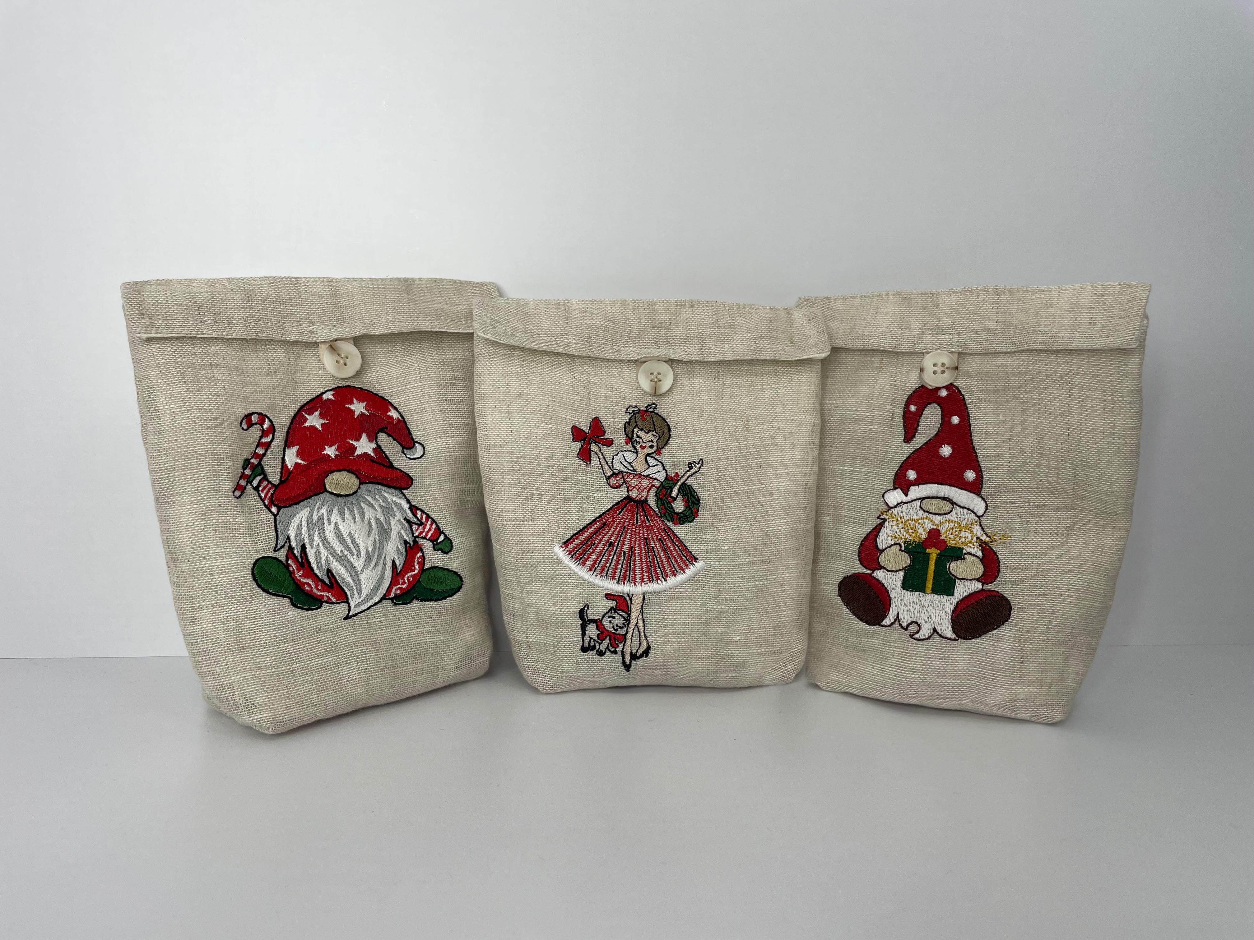 Набор подарочных мешочков с вышивкой Гном с подарком/Гном с конфетой/Девочка с венчиком 15х20 см (30836277)