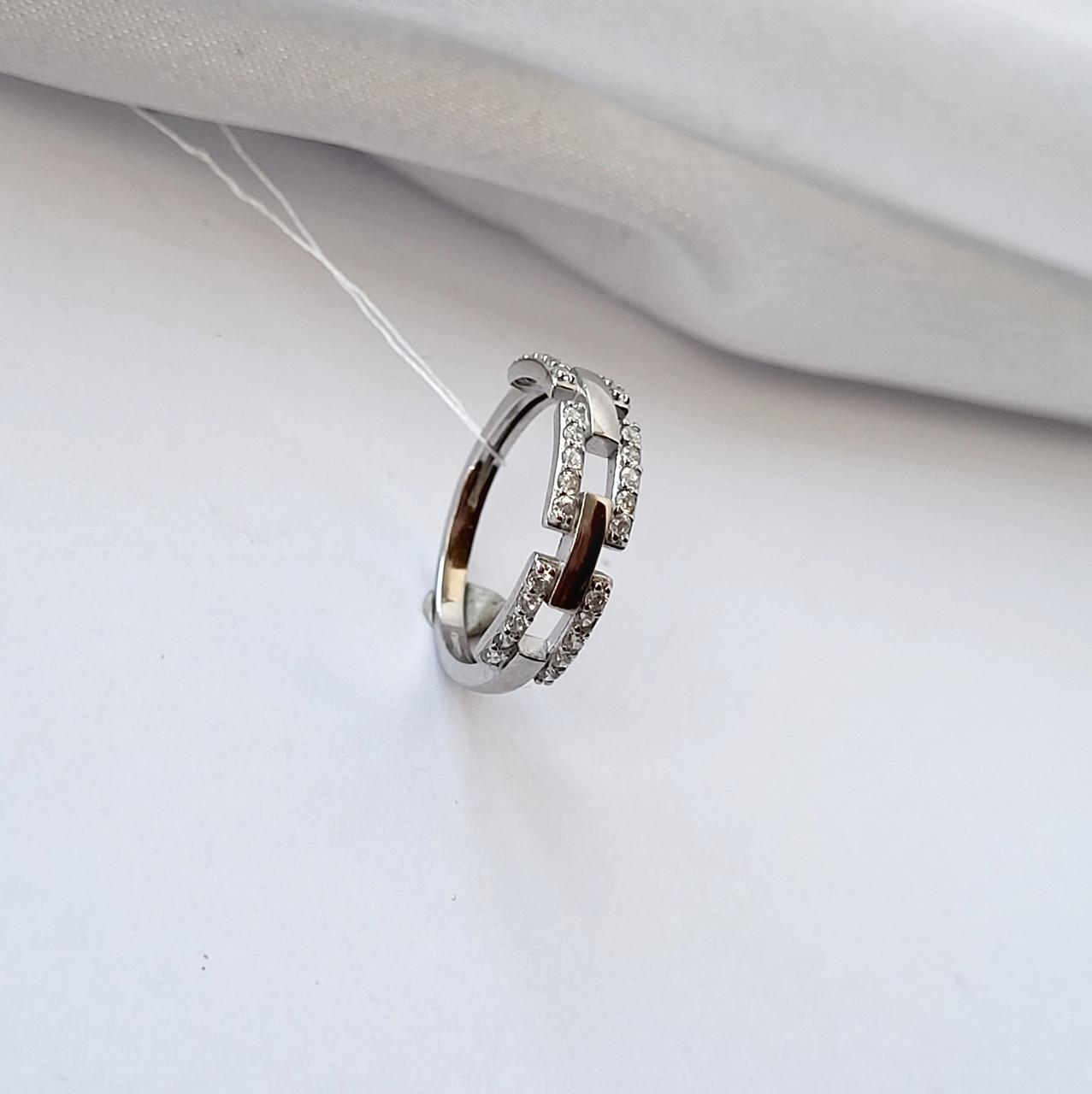 Каблучка з білими каменями срібло 925 проби родоване 1,90 г р. 18 (1425) - фото 7 Каблучка з білими каменями срібло 925 проби родоване 1,90 г р. 18 (1425) - фото 7