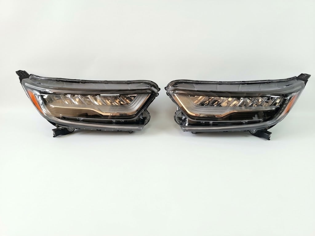 Комплект фар Honda CR-V 5 2017-2022 (33100-TLA-A41-33150-TLA-A41)