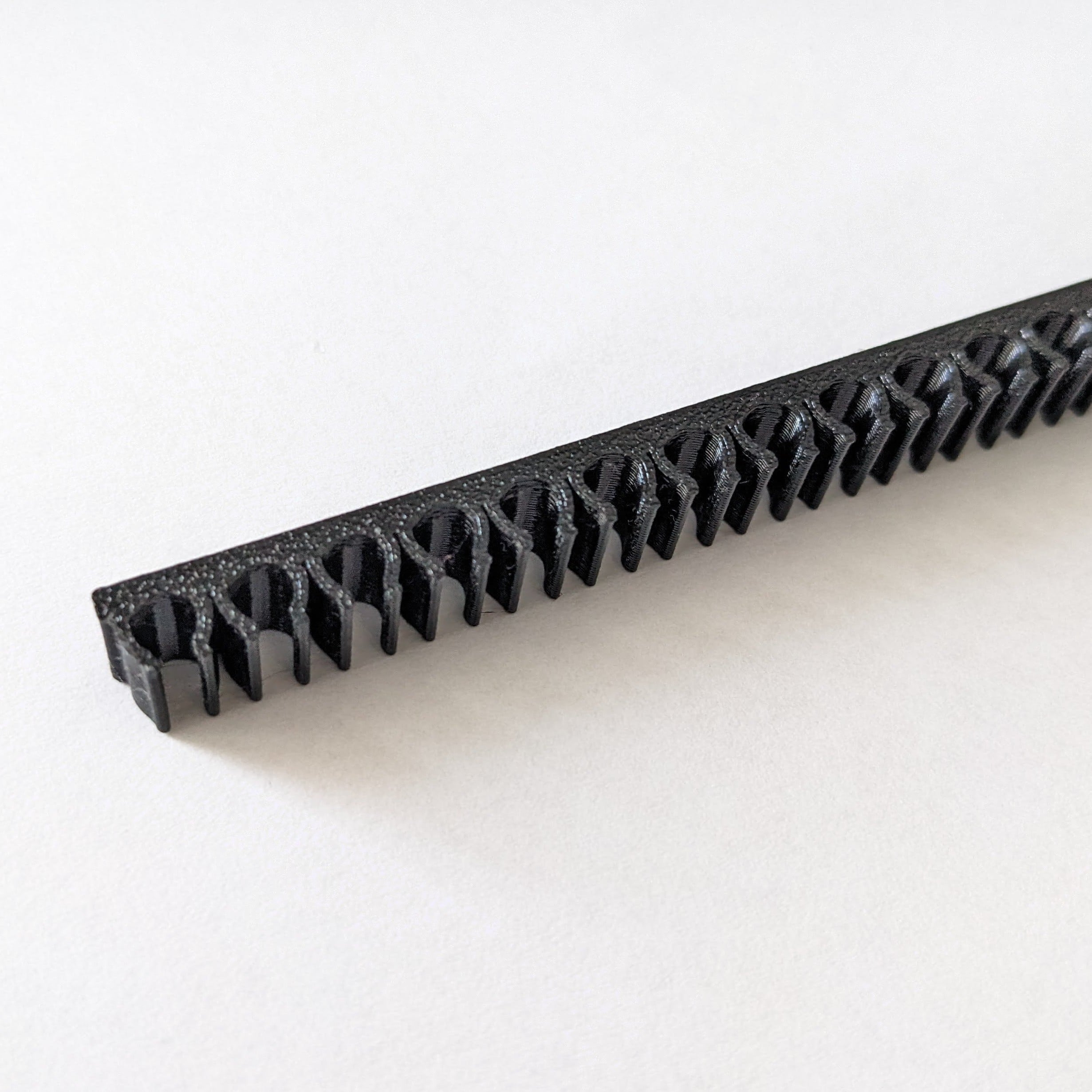 Площадка для провода КП-UNI 5.5 для кабеля d 3,4-3,8 мм 210x6,2x8 мм (PLS_006) Площадка для провода КП-UNI 5.5 для кабеля d 3,4-3,8 мм 210x6,2x8 мм (PLS_006)