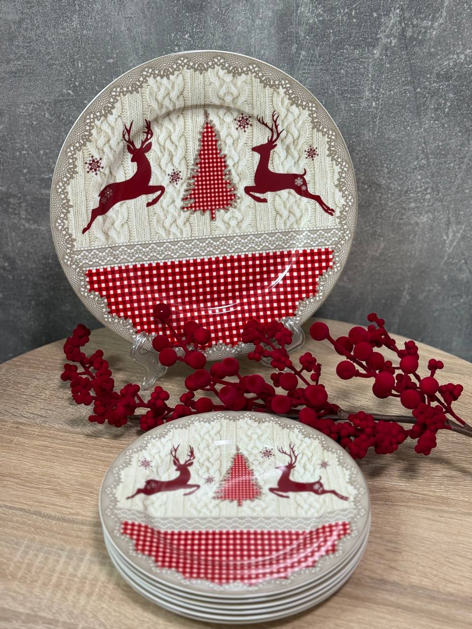 Набор новогодних тарелок Yiwu Christmas Magic фарфоровых 26,5/19 см 7 пр. Бежевый с красным (HP-SDHK-12)