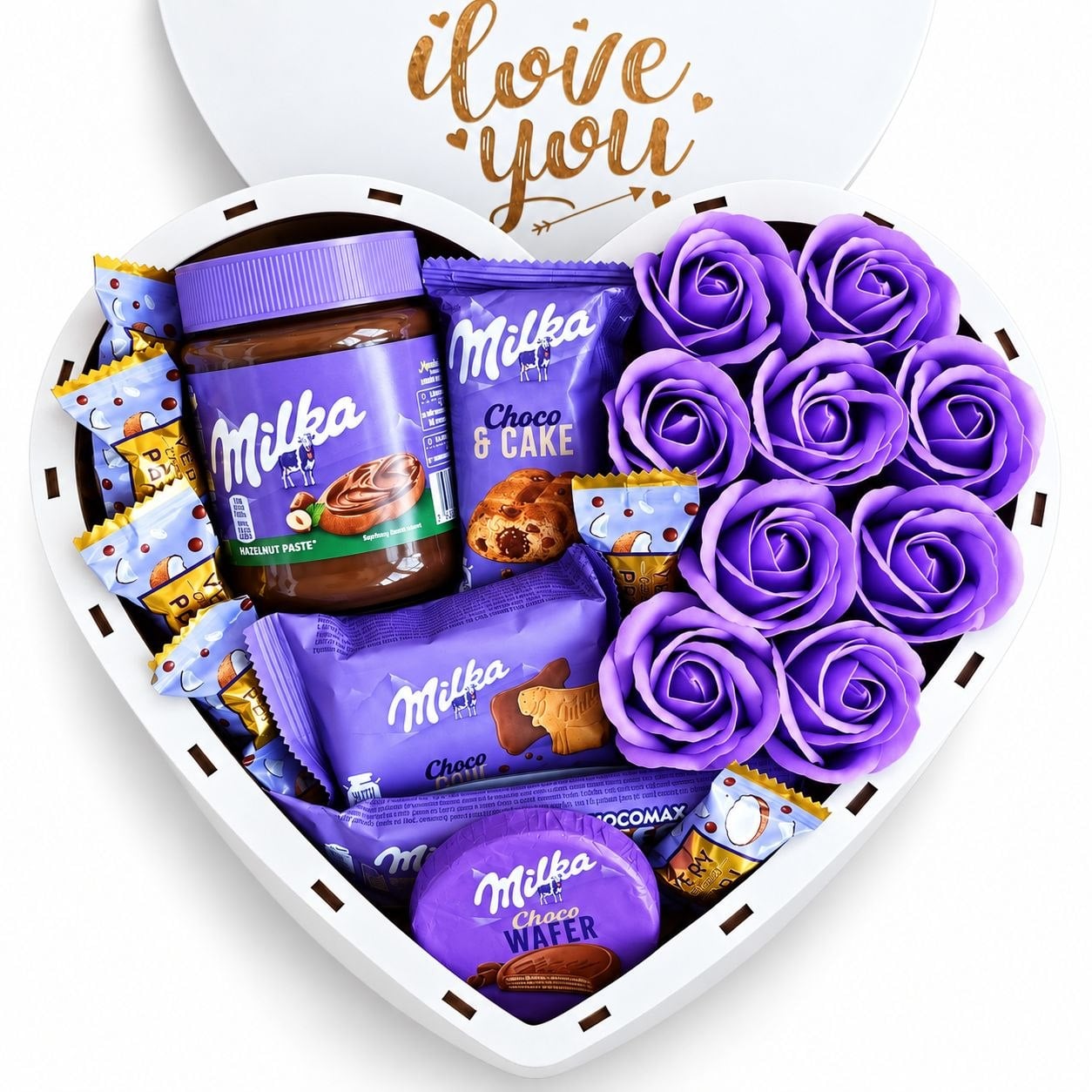 Подарочный бокс для девушки на праздник Сердце со сладостями Milka и розами (ar407.1)