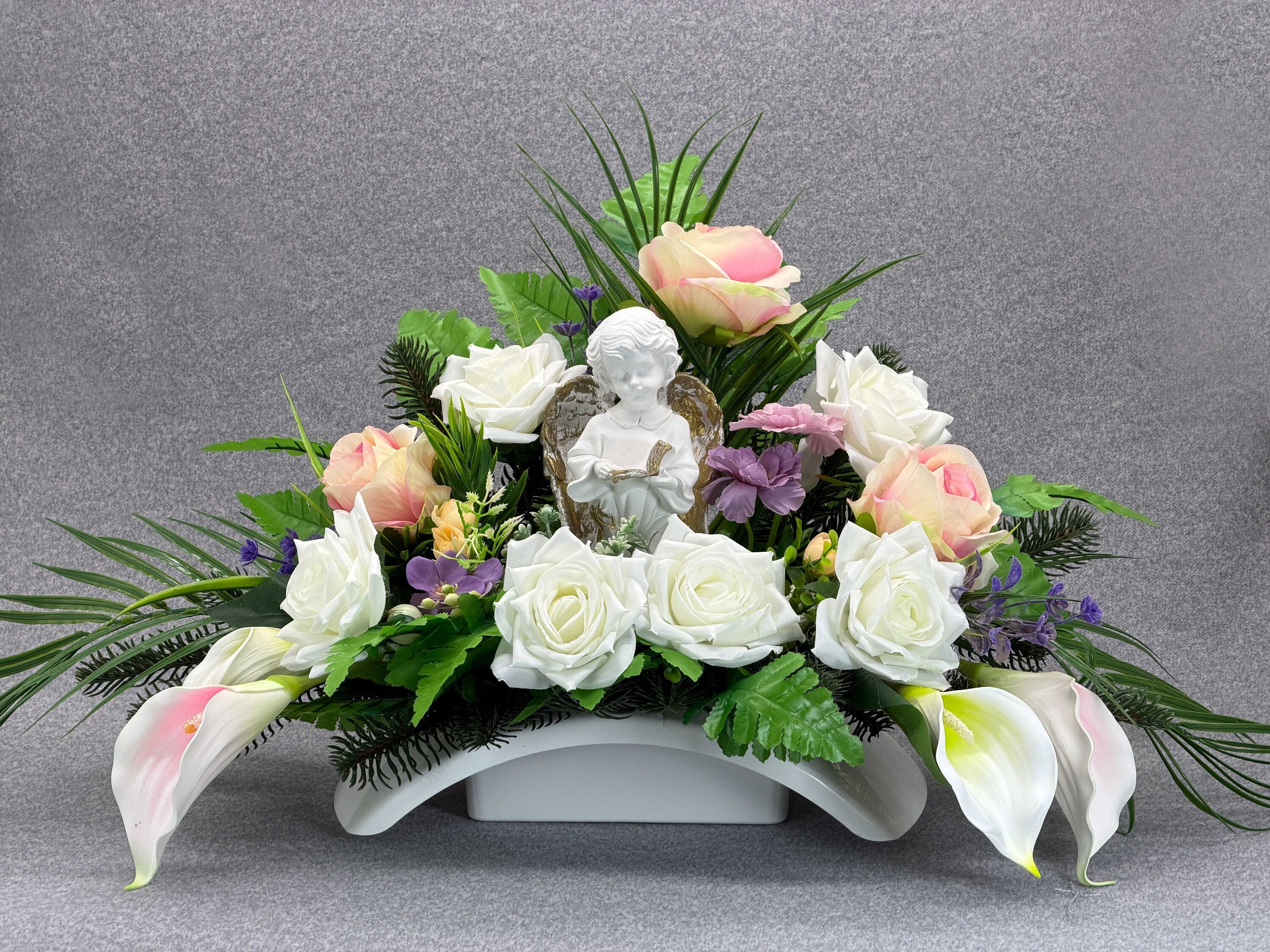 Композиция ритуальная GALA DECOR из искусственных цветов на кладбище с ангелом 60х30 см Белый/Розовый