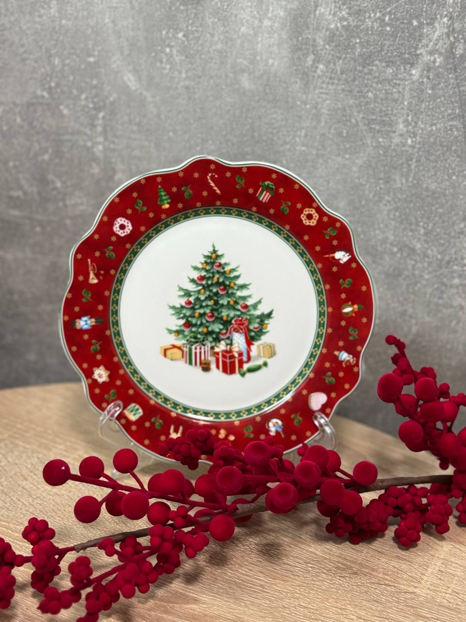 Тарелка новогодняя десертная Yiwu Christmas фарфоровая 21 см Красный (HP-SDHK-2)