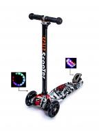 Самокат детский CS Maxi Scale Scooter со светящимися колесами Prints Multicolors Street Самокат детский CS Maxi Scale Scooter со светящимися колесами Prints Multicolors Street
