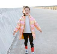 Куртка-пуховик для девочки Berni Kids Glamor удлиненная с капюшоном р. 130 Хамелеон/Персиковый (59360) Куртка-пуховик для девочки Berni Kids Glamor удлиненная с капюшоном р. 130 Хамелеон/Персиковый (59360)