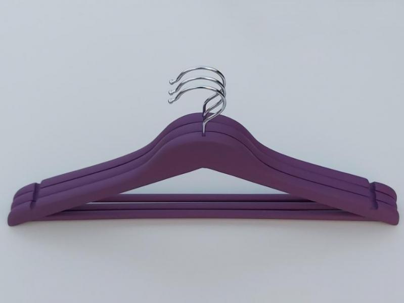 Набір 3 шт вішаки для одягу Soft 45 см дерев'яні обгумовані Фіолетовий - фото 3
